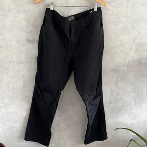 NWOT Mens Under Armour Loose Fit Black Pant. 36W x 30L